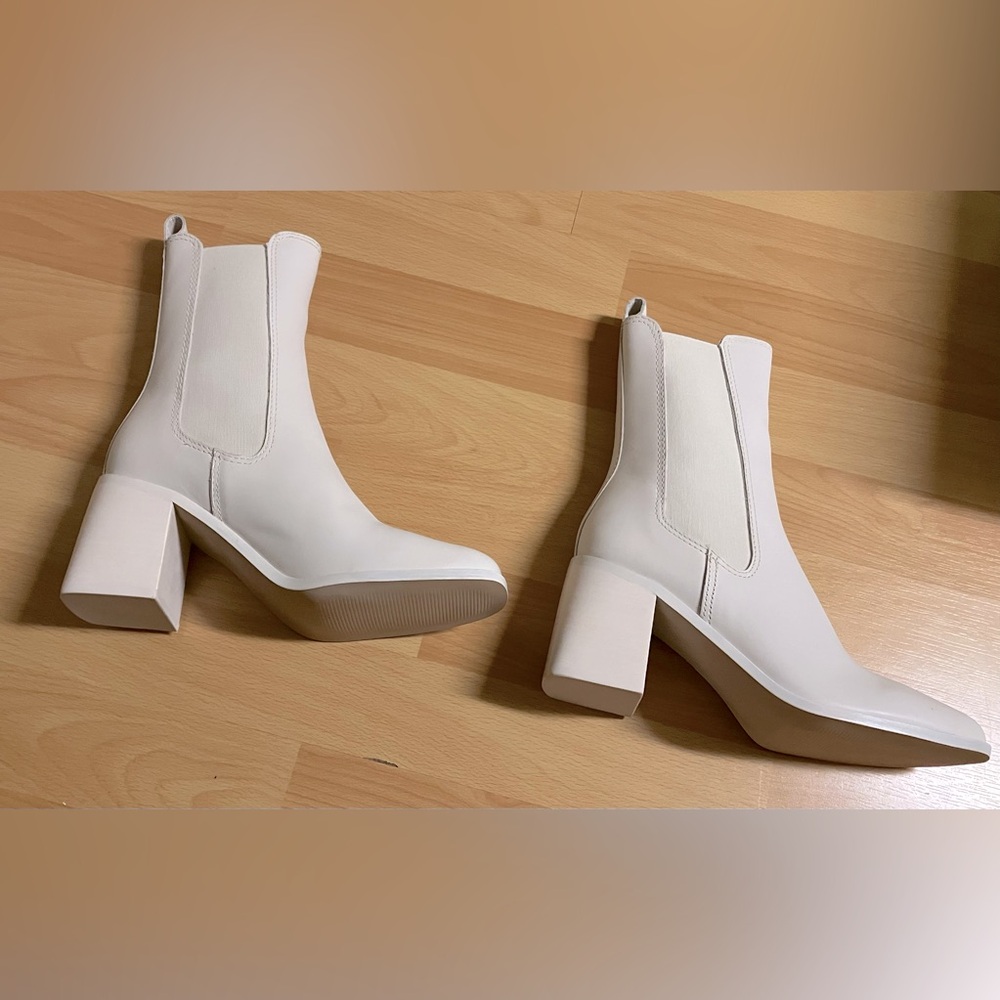 Steve Madden Cream Chelsea Block Heel Ankle Boots - Picture 6 of 8